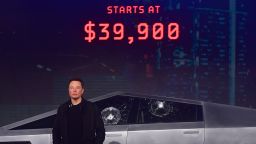 08 Tesla Cybertruck Musk 1121
