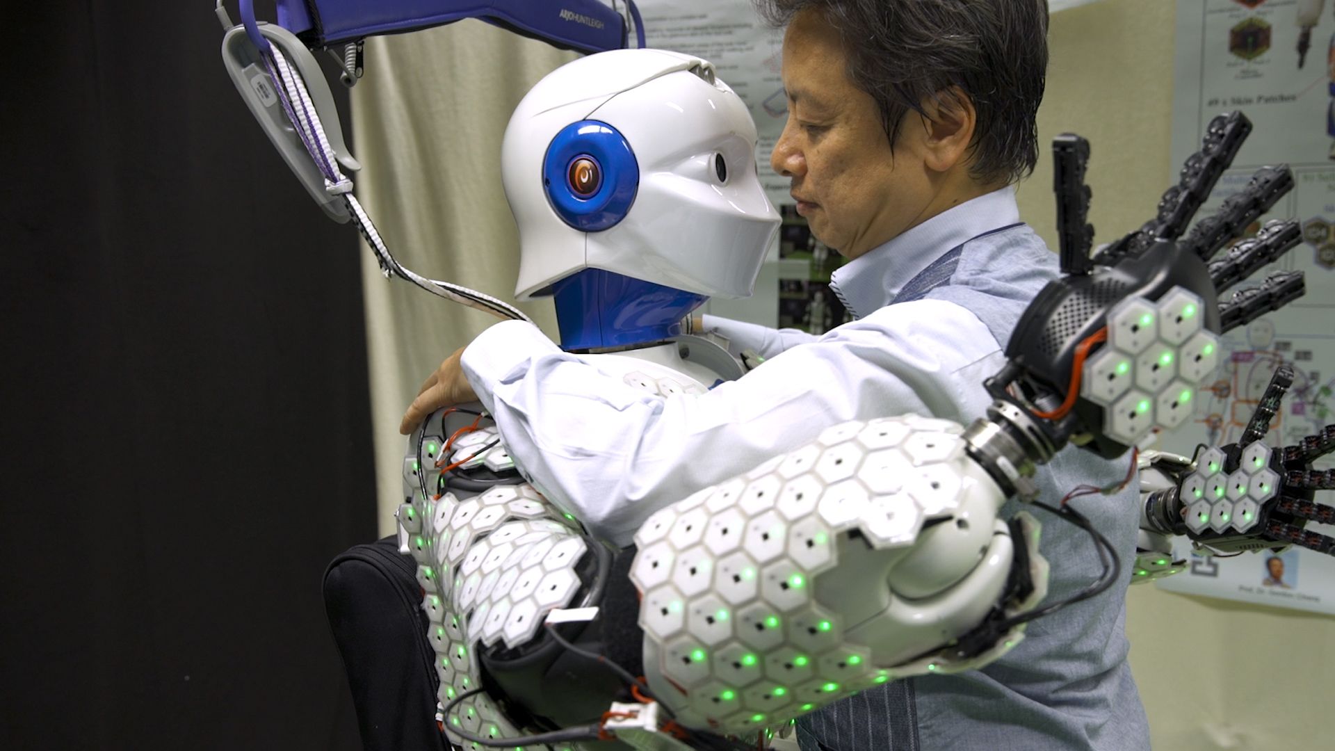 slag tømmerflåde gå på indkøb This artificial skin lets robots 'feel' like humans can | CNN Business