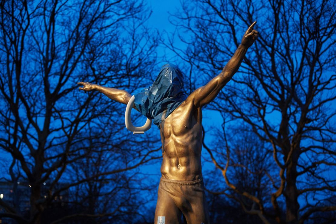 The statue of the Swedish football player Zlatan Ibrahimovic was vandalized.