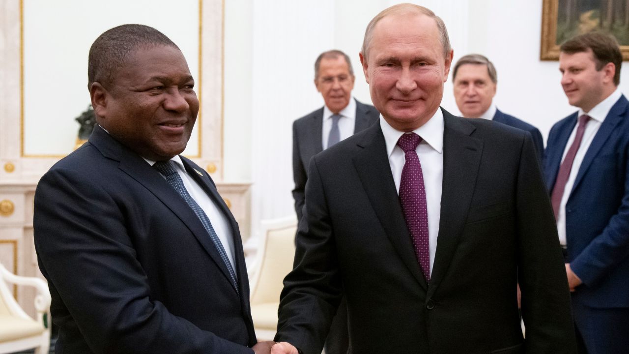 Russian President Vladimir Putin and Mozambique's President Filipe Nyusi meet at the Kremlin in August.