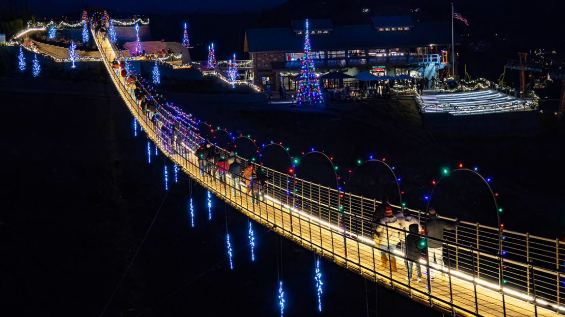 02 Gatlinburg SkyLift bridge