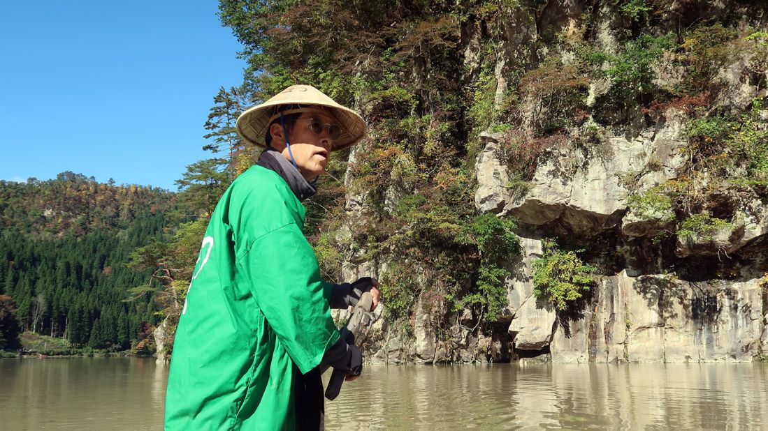 <strong>Kenkou Hoshi: </strong>Kenkou Hoshi is known for photographing the region more than almost anyone else. He has launched <a href="http://www.okuaizu.net/en/mugenkyo/" target="_blank" target="_blank">Mugenkyo no Watashi</a> tours along the Tadami River.