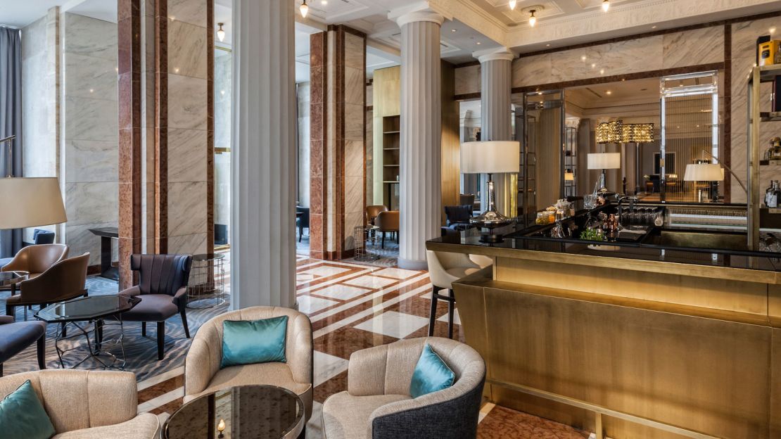 O Kupola Bar do Ritz-Carlton oferece um menu de vinhos locais e coquetéis criativos.