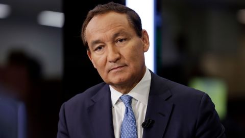 United's CEO Oscar Munoz is leaving in May 2020.