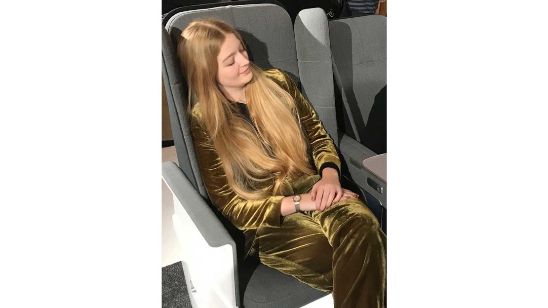 The wings on the seat are designed to make it easier to sleep. 