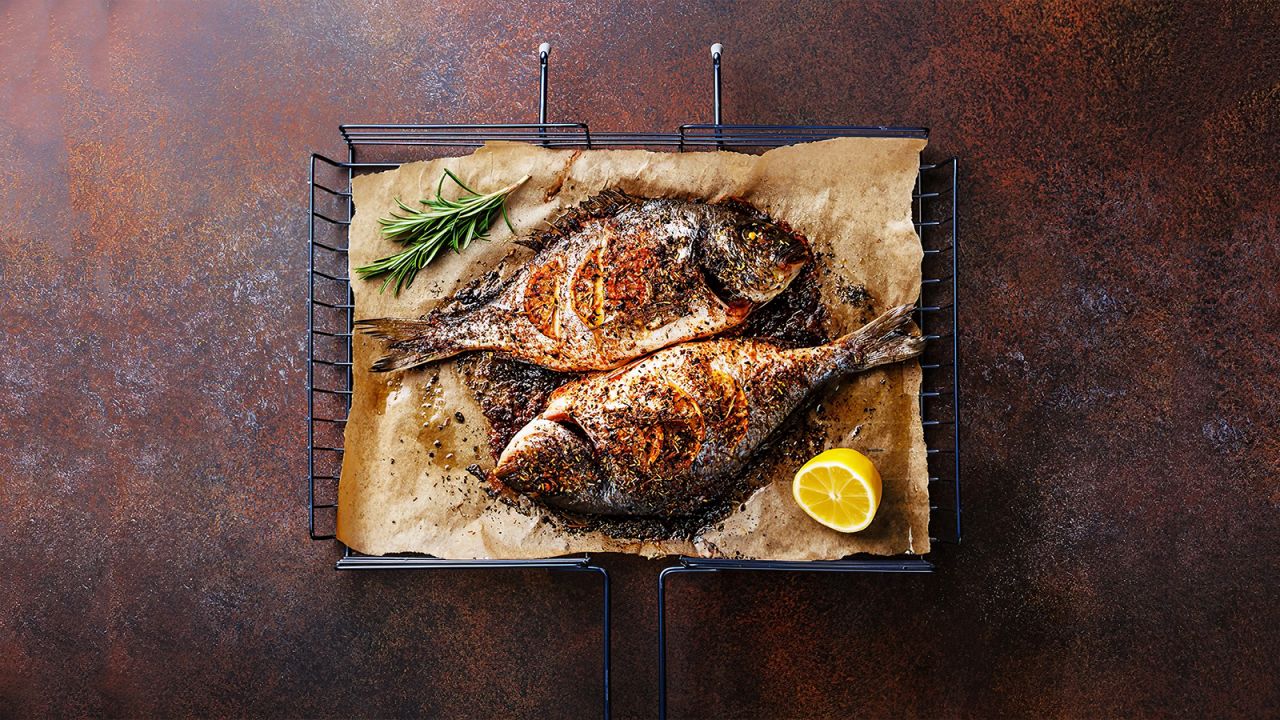 <strong>Samak: </strong>Samak is the Egyptian word for "fish." Among the more popular restaurant fishes is denise (sea bream).