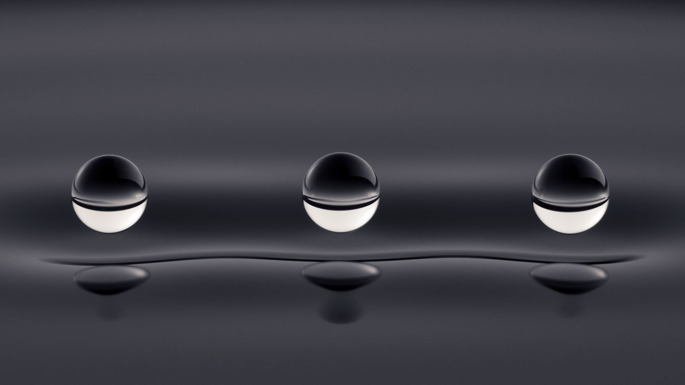 An image of three continuously bouncing oil droplets was the winner of this year's competition. <br /><br /> 