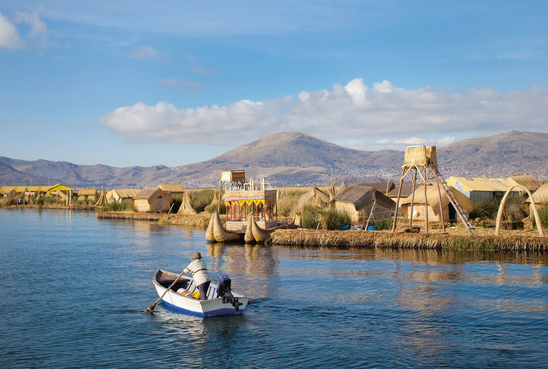 Las Islas Flotantes is a floating island system on Lake Titicaca in Peru inhabited by the Uros, who build their entire civilization from the locally grown totora reed