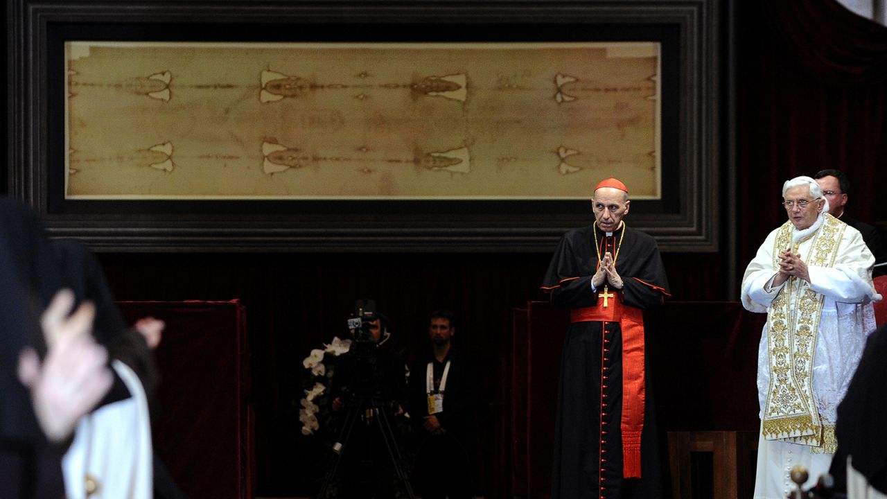 Pope Benedict at the 2010 ostensione