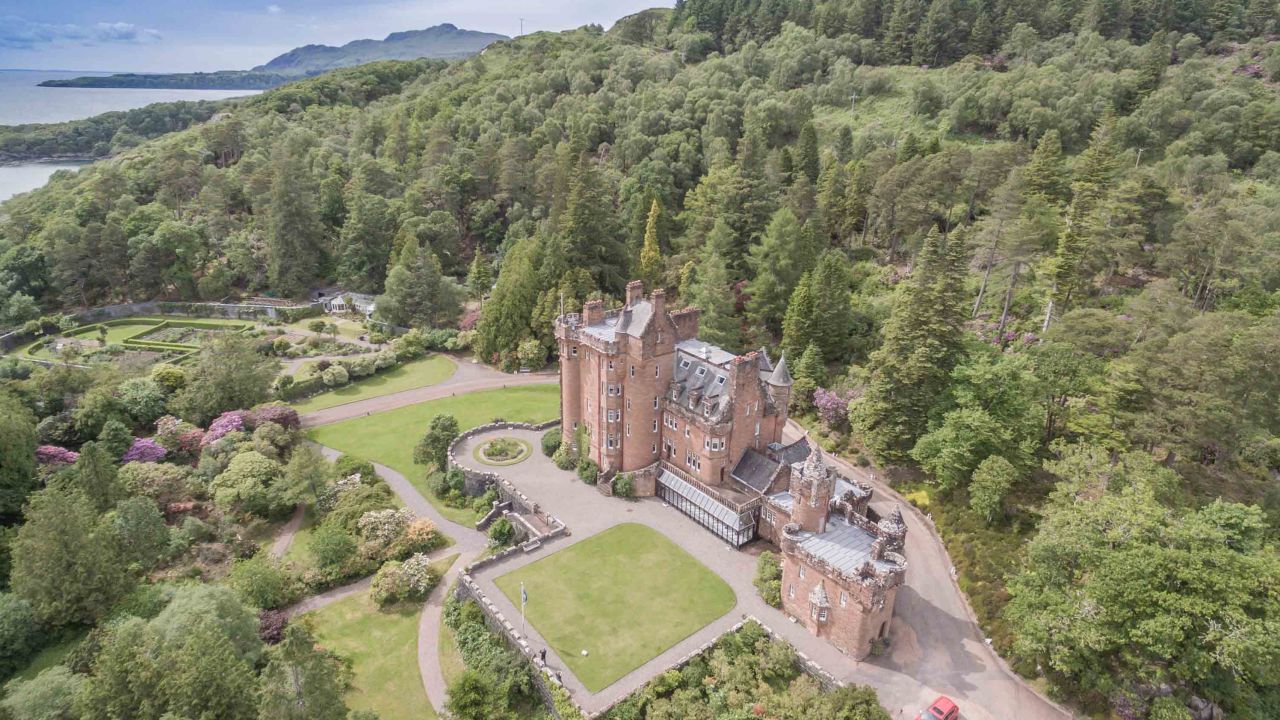 04 UK mansions 2019 Glenborrodale Castle