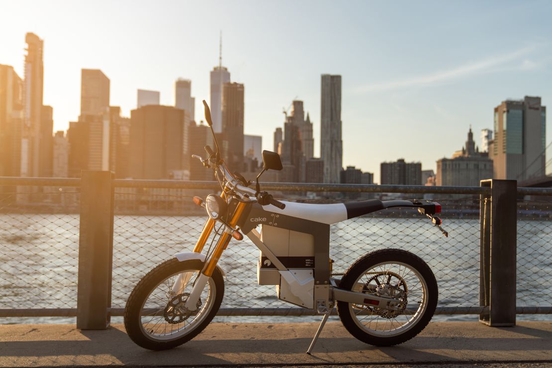 The Cake Kalk& is a street-legal version of Cake's eletric dirt bike.