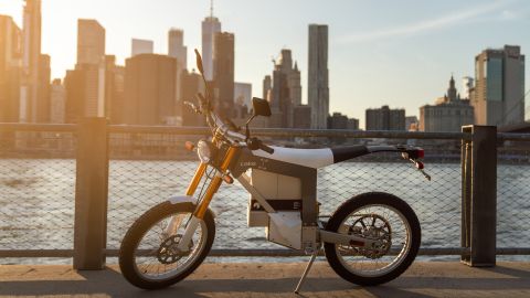 The Cake Kalk& is a street-legal version of Cake's eletric dirt bike.