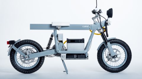 The design of the Cake Ösa+ was inspired by a workbench and it definitely looks that way.