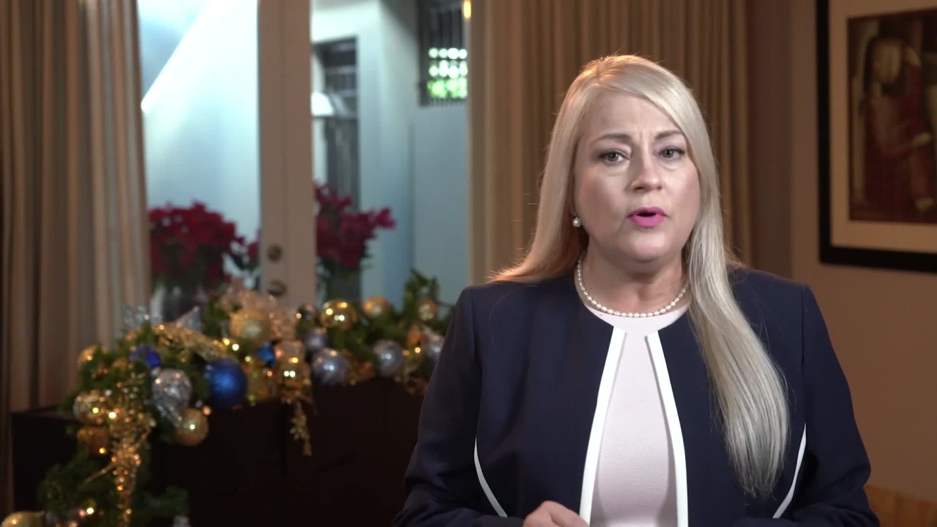 Alarmante Íncubo cascada Former Puerto Rico governor arrested by FBI, her attorney says | CNN