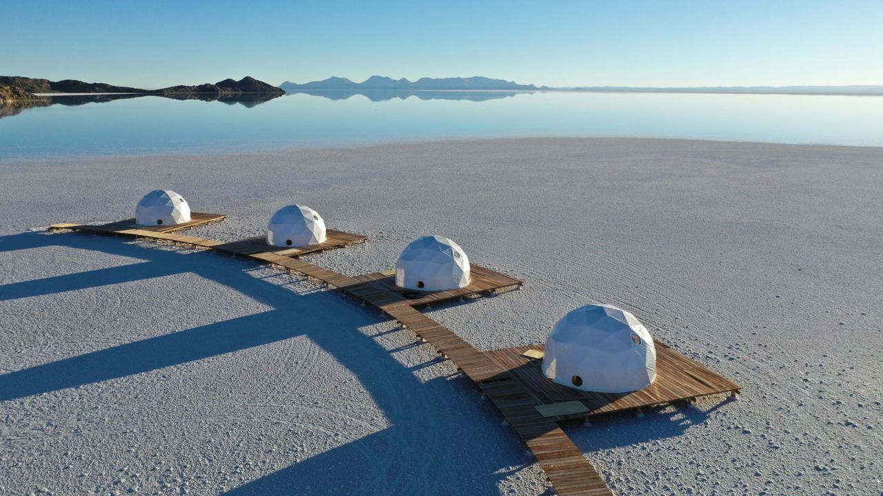 Kachi Lodge: Plush pods on the Bolivian salt flats. 