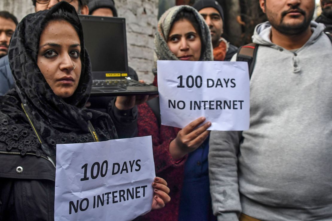 Kashmiri journalists protest the internet blockade in Srinagar in October 2019.