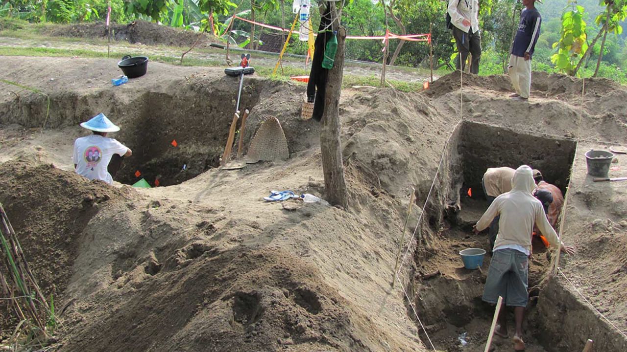 Excavations at Ngandong in 2010.