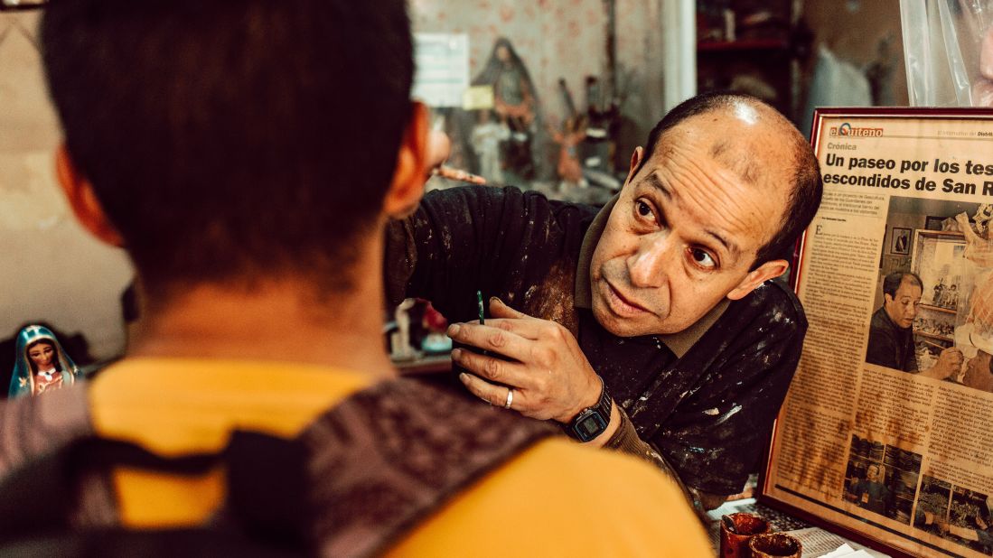 <strong>Transferable skills:</strong> Gallardo doesn't just paint inanimate objects; he also uses the pigments to treat people's scars, sunburns or bruises.