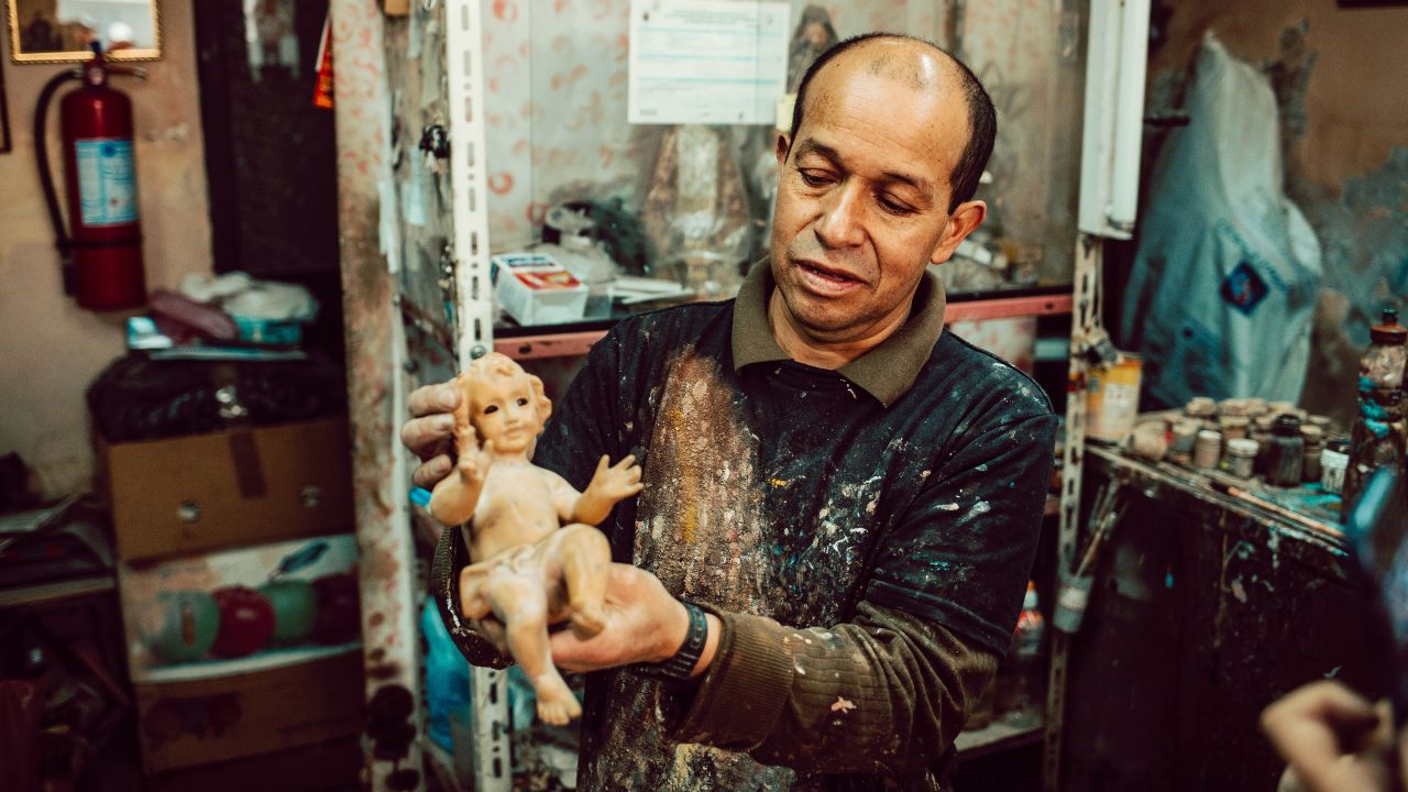 "People don't throw them out," says Gonzalo Gallardo of the icons he restores. "The feeling is, 'This is my figure and I will repair it.'"