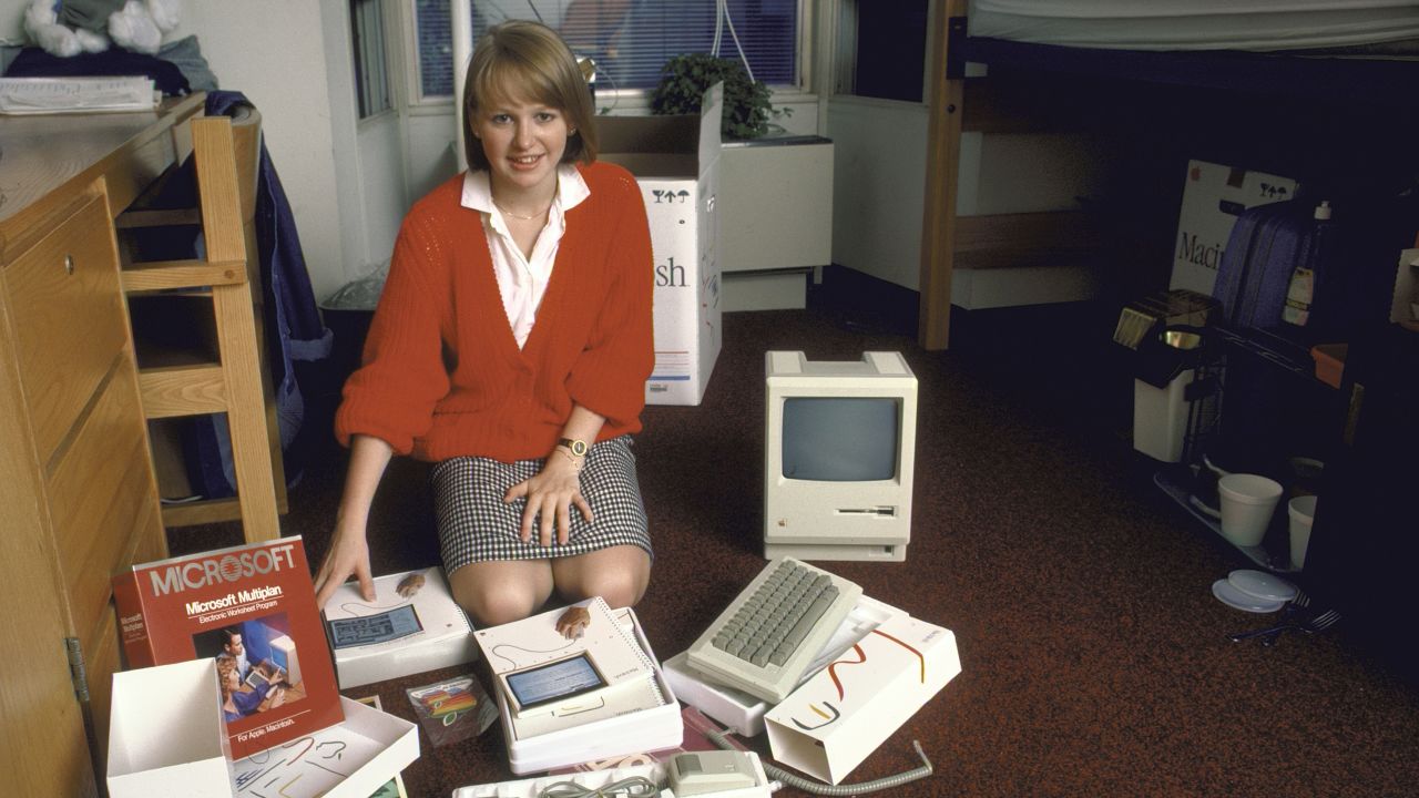 In an effort to teach people how to use the computer mouse, Apple ditched arrow keys on the keyboard of its very first Macintosh, but soon brought them back.
