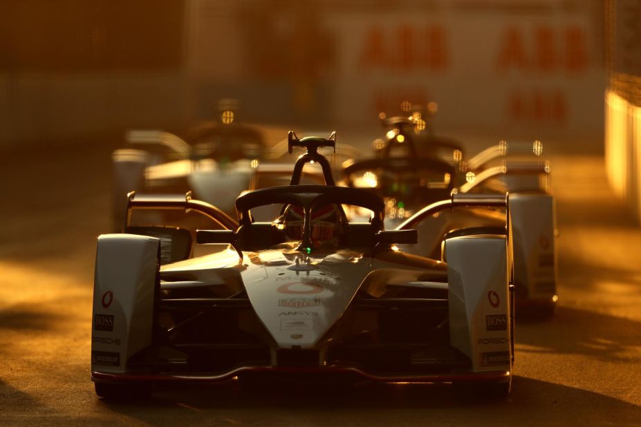 <strong>Diriyah, Saudi Arabia, R1: </strong>Porsche's Neel Jani leads the pack in practice ahead of the first Formula E race of the season in Diriyah, Saudi Arabia.