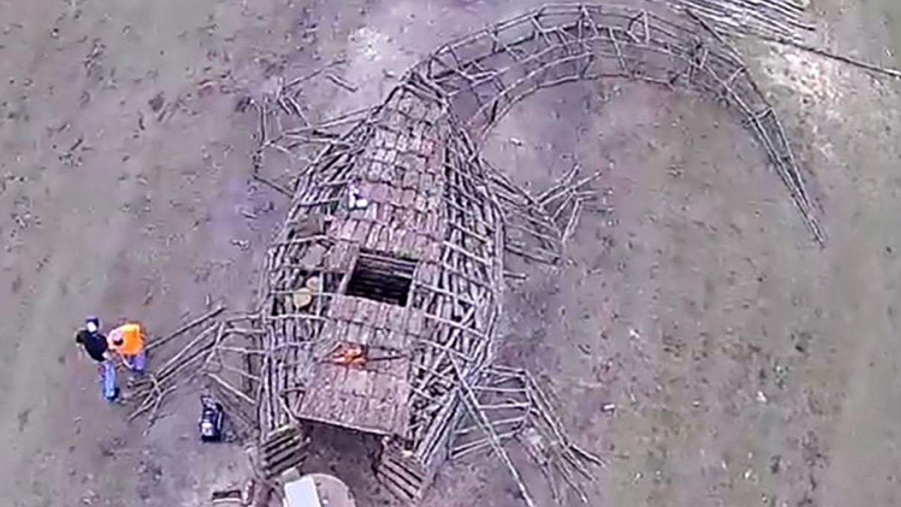 05 LA gator bonfire