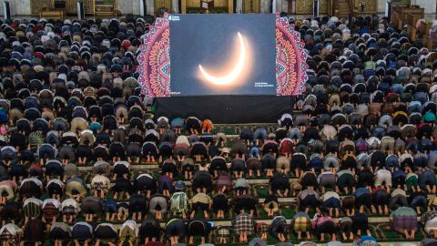 09 solar eclipse 1226 Indonesia