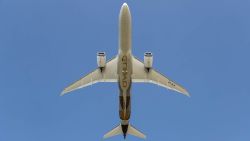 An Emirati Etihad Airways' Boeing 787 airliner is seen taking off from Beirut International Airport on November 10, 2017.Saudi Arabia, Kuwait, and the United Arab Emirates urged their citizens on November 9 to leave Lebanon "as soon as possible" and also called on them not to travel to the country, without specifying any threat. / AFP PHOTO / Joseph EID        (Photo credit should read JOSEPH EID/AFP via Getty Images)