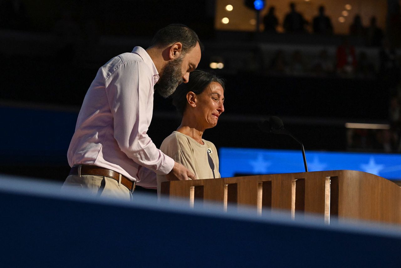 Jon Polin and Rachel Goldberg-Polin on stage during the DNC in Chicago, on Wednesday, August 21.