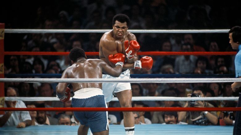 Muhammad Ali vs. Joe Frazier / Manila, Philippines (The Thrilla In Manila) 1975 Â© 1978 Gunther