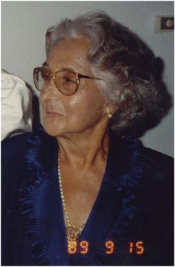 Una foto que retrata a María Branyas en 1989.