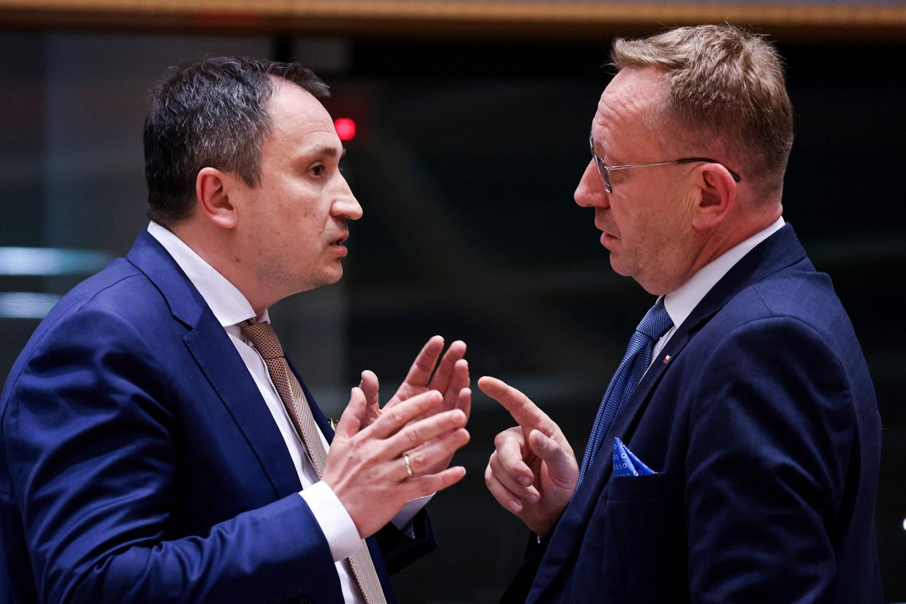 Polish President Duda Appeals for Calm in Tensions With Ukraine - Bloomberg