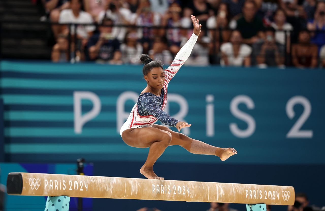 Simone Biles competes on the balance beam on Tuesday.