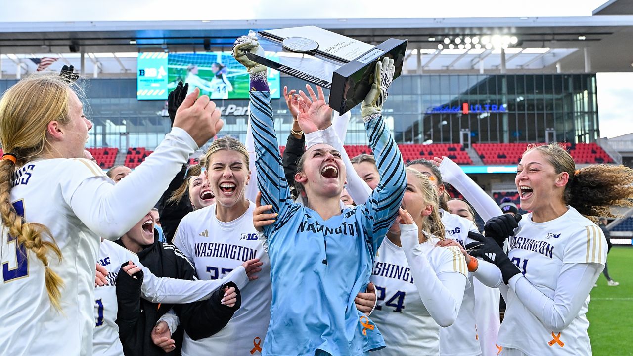 ST LOUIS, MISSOURI - NOVEMBER 9:  Washington Huskies vs Michigan State Spartans during the finals of the 2025 Big Ten Soccer Championship at Energizer Park on November 9, 2025 in St Louis, Missouri. (Photo by Jeff Curry/Big Ten/University Images via Getty Images) *** Local Caption ***