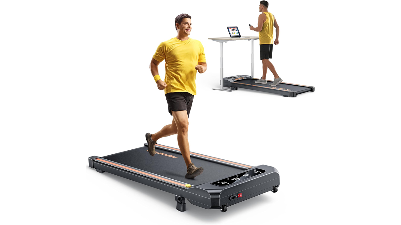 2,5 PS Walking Pad mit Steigung, kompaktes Laufband für Home_Office Stockfoto