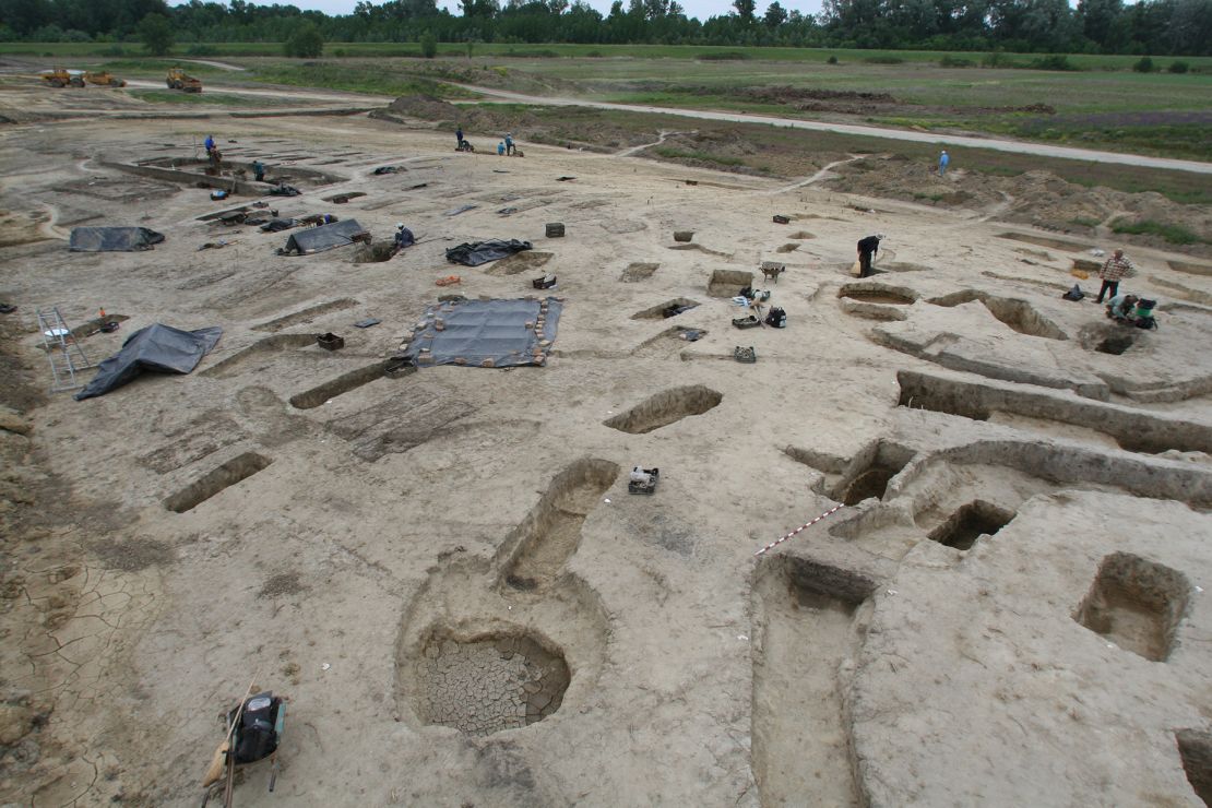 The excavations of the Avar cemetery in Rákóczifalva, Hungary, took place in 2006.