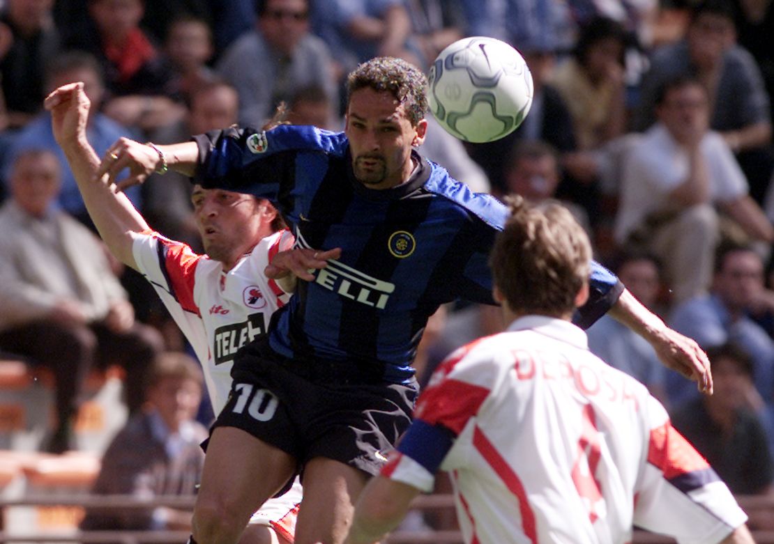 Roberto Baggio: Italian soccer legend suffers head injuries from armed ...