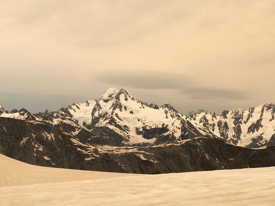 A photo taken on January 1 shows the Fox and Franz Josef glaciers in New Zealand, which have turned brown as a result of Australian bushfire smoke and ash.