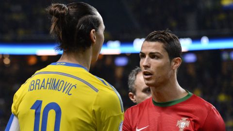 Ibrahimović and Ronaldo shake hands at the 2014 FIFA World Cup. 