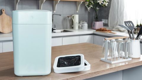This smart trashcan is self-sealing.