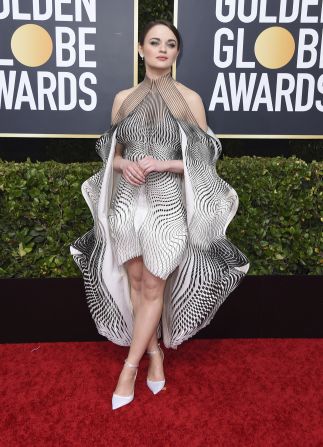 Joey King hypnotized in a flowing black and white abstract gown by Iris Van Herpen that was inspired by patterns found in nature.