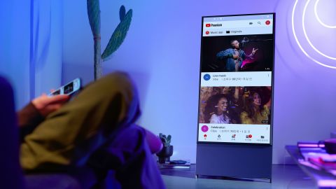 Samsung's new TV is made with social media videos in mind.