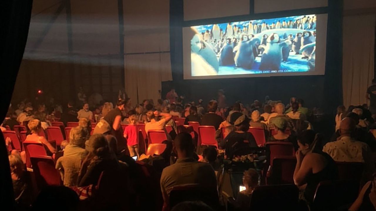 01 australia stranded cinema