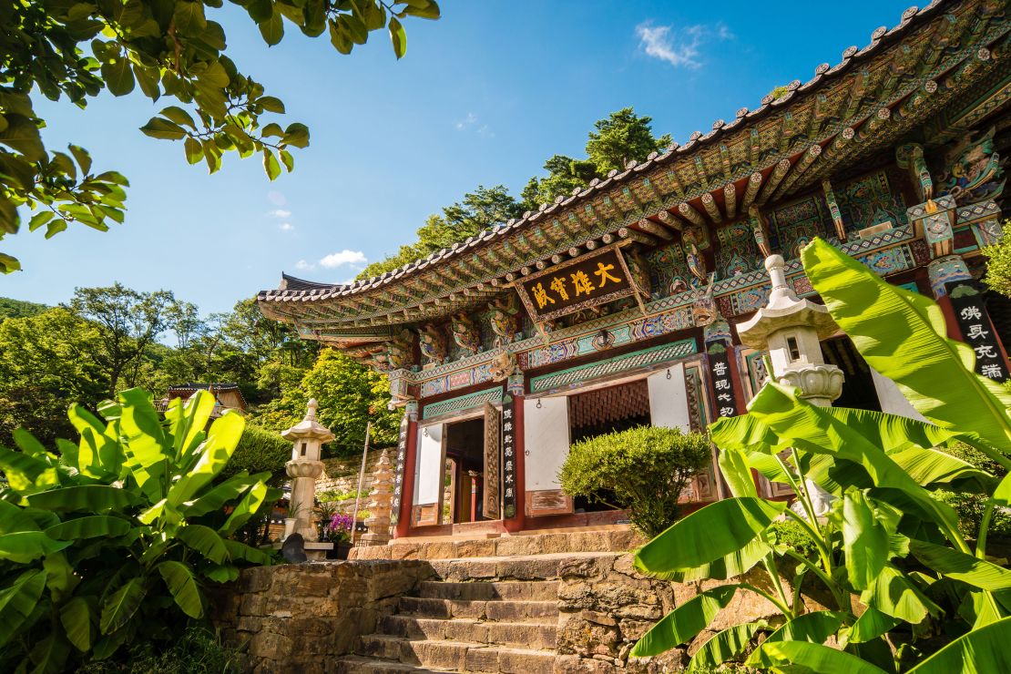 Sujongsa Temple offers views of  mountain peaks and the Bukhan river.