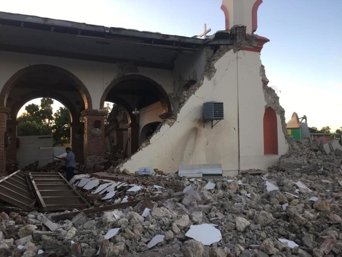 The quake badly damaged the Inmaculada Concepción church in Guayanilla, Puerto Rico.