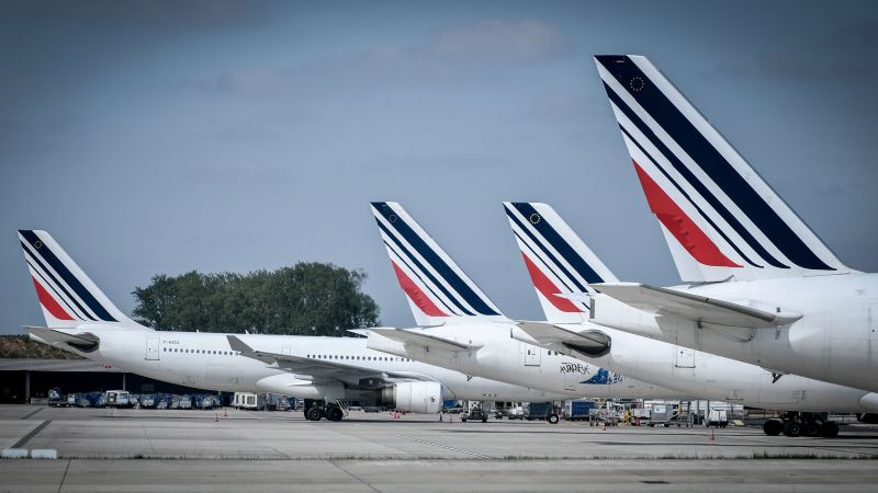 Body Of Stowaway Found In Air France Plane’s Landing Gear | CNN