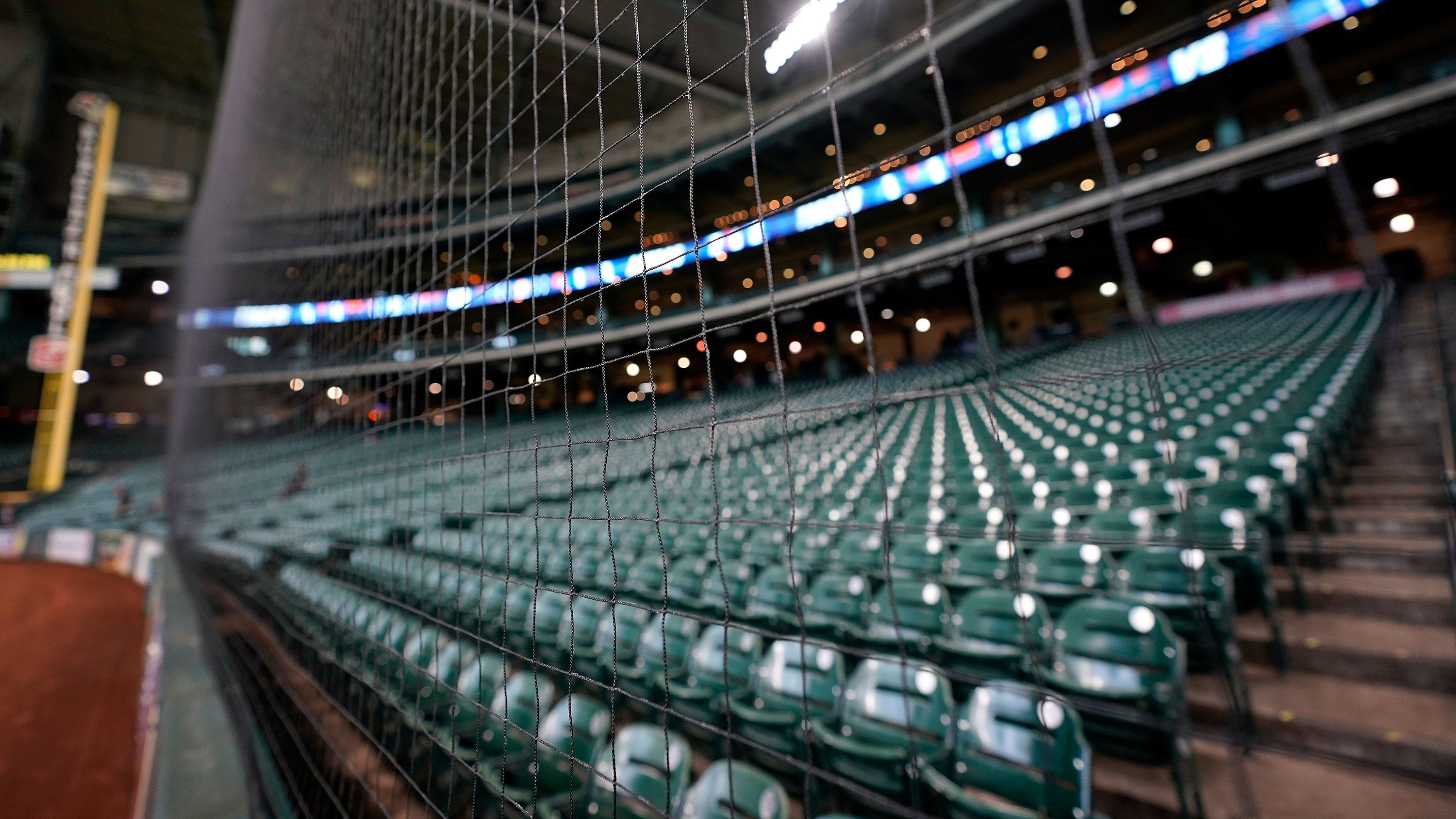 Look: Minute Maid Park outfield conditions unacceptable for baseball