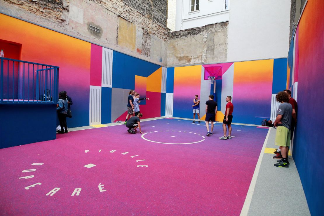 The Pigalle basketball court is much better known than the historic court at rue de Prévise.