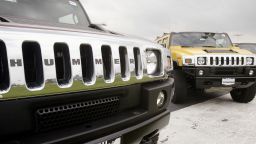 LIBERTYVILLE, IL - MAY 17:  Hummer H2s sit on the lot of Weil Hummer May 17, 2004 in Libertyville, Illinois. Faced with slumping sales G.M. has started offering rebates on the mammoth SUVs which average a mere 11 miles per gallon of gas.   (Photo by Scott Olson/Getty Images)