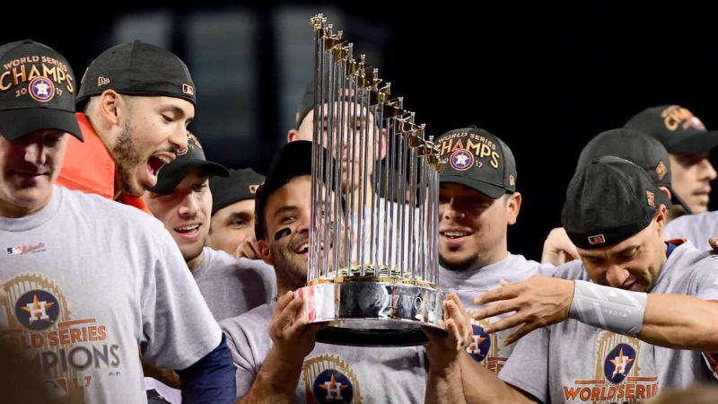The Commissioners Trophy is held following the Atlanta Braves 70 News  Photo  Getty Images